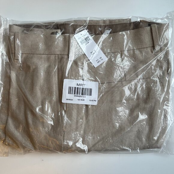 Abercrombie Collins Tailored Linen-Blend Pleated Suit Pant in beige texture - Picture 11 of 12